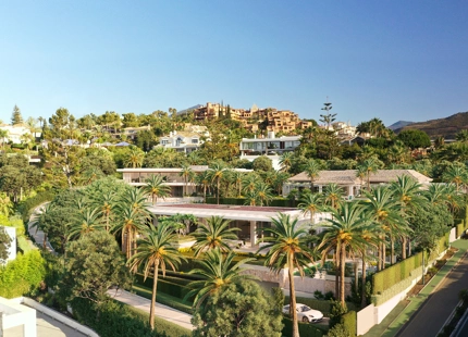 EXQUISITE PLOT IN LA CERQUILLA WITH IMPRESSIVE ARCHITECTURAL DESIGN