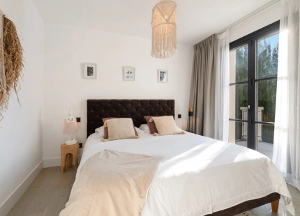 CHARMING 6-BEDROOM VILLA FOR SALE IN BENAHAVÍS WITH STUNNING VIEWS