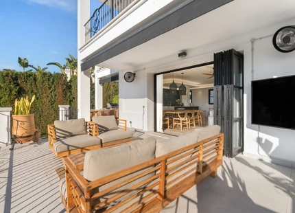 CHARMING 6-BEDROOM VILLA FOR SALE IN BENAHAVÍS WITH STUNNING VIEWS