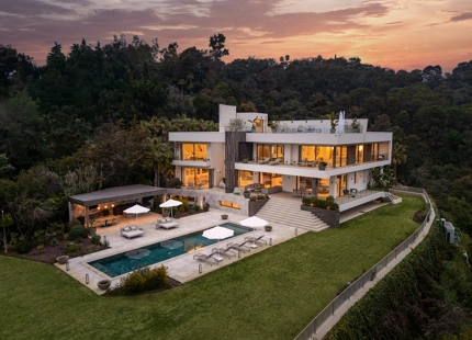 EXCEPTIONAL VILLA WITH IMPRESSIVE FEATURES IN LA ZAGALETA