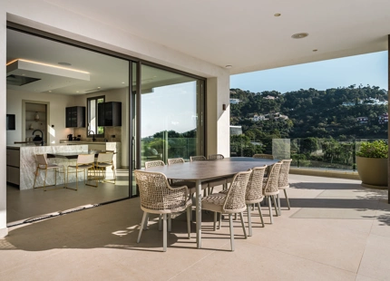 EXCEPTIONAL VILLA WITH IMPRESSIVE FEATURES IN LA ZAGALETA