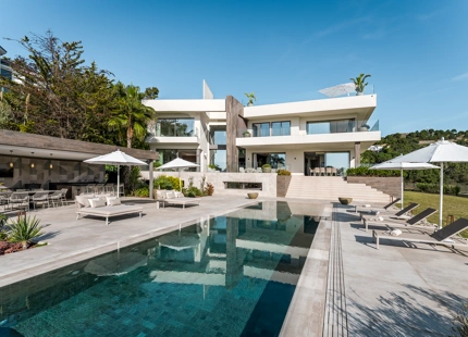 EXCEPTIONAL VILLA WITH IMPRESSIVE FEATURES IN LA ZAGALETA