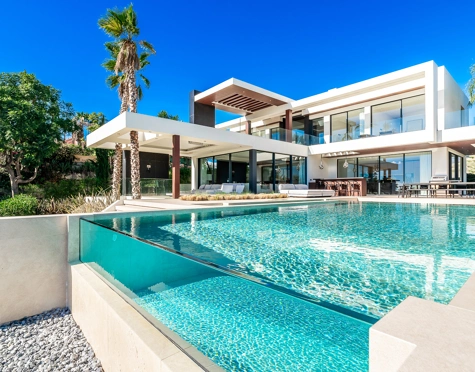 EXQUISITE VILLA WITH PREMIUM AMENITIES FOR SALE IN LOS FLAMINGOS GOLF