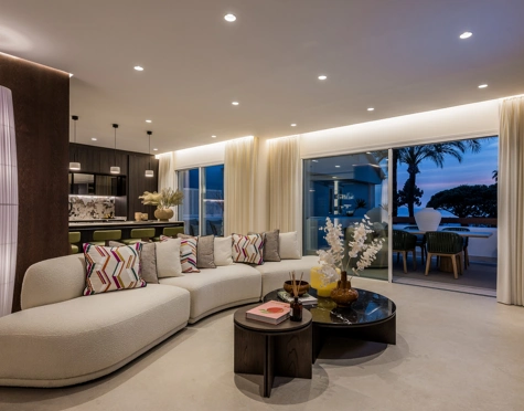 Apartment for sale in Los Monteros Palm Beach, Marbella Este