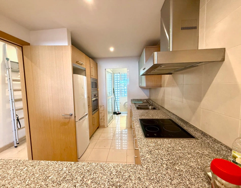 Penthouse for sale in Alcazaba Beach, Estepona East