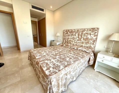 Penthouse for sale in Alcazaba Beach, Estepona East