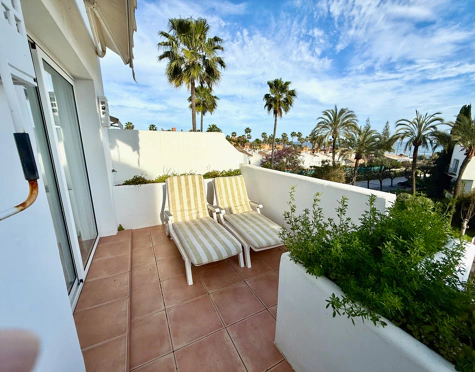Penthouse for sale in Alcazaba Beach, Estepona East