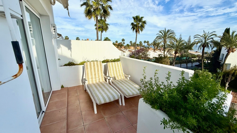Ático en venta en Alcazaba Beach, Estepona Este