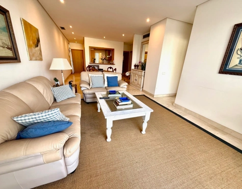 Penthouse for sale in Alcazaba Beach, Estepona East