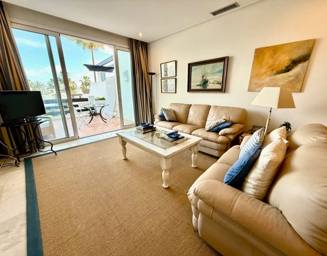 Penthouse for sale in Alcazaba Beach, Estepona East