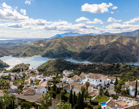 Villa for sale in Sierra Blanca Country Club, Istan