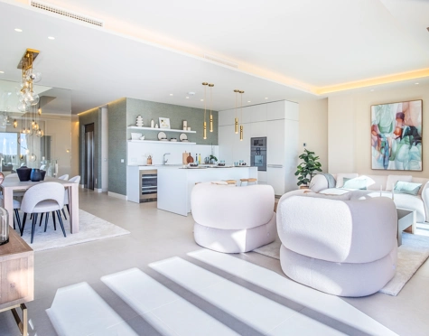 Villa for sale in New Golden Mile, Estepona East