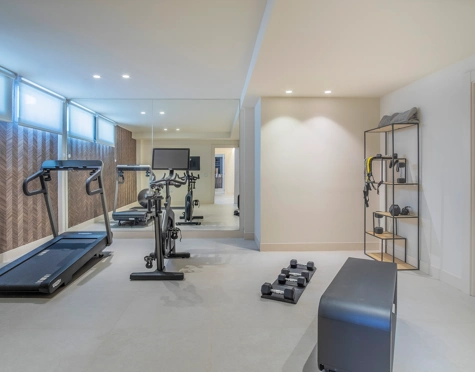 Villa for sale in New Golden Mile, Estepona East