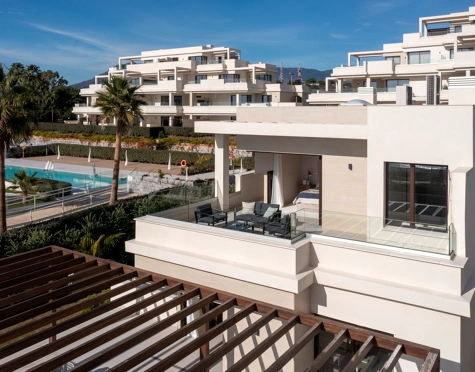Villa for sale in New Golden Mile, Estepona East