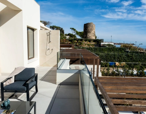 Villa for sale in New Golden Mile, Estepona East
