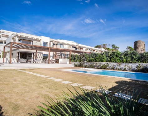 Villa for sale in New Golden Mile, Estepona East