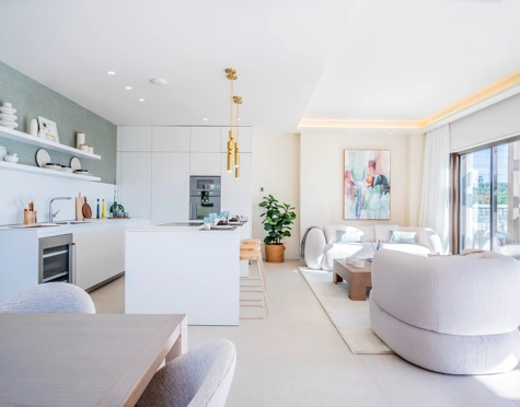 Villa for sale in New Golden Mile, Estepona East