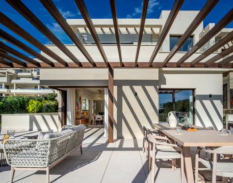 Villa for sale in New Golden Mile, Estepona East