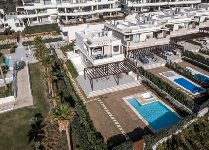 EXQUISITE FRONTLINE BEACH 4-BEDROOM VILLA IN THE NEW GOLDEN MILE