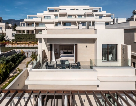Villa for sale in New Golden Mile, Estepona East