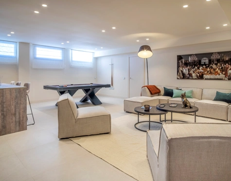 Villa for sale in New Golden Mile, Estepona East