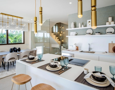 Villa for sale in New Golden Mile, Estepona East