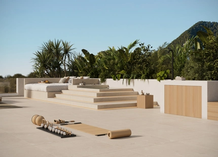 LUXURIOUS 5-BEDROOM VILLA WITH STUNNING AMENITIES IN MARBELLA EAST