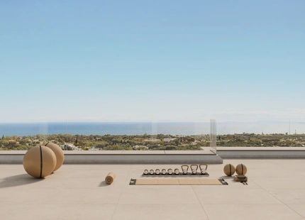 LUXURIOUS 5-BEDROOM VILLA WITH STUNNING AMENITIES IN MARBELLA EAST