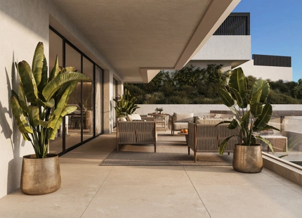LUXURIOUS 5-BEDROOM VILLA WITH STUNNING AMENITIES IN MARBELLA EAST