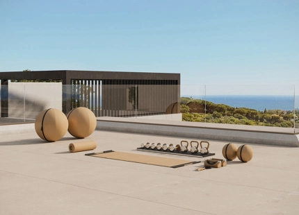 LUXURIOUS 5-BEDROOM VILLA WITH STUNNING AMENITIES IN MARBELLA EAST