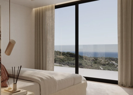 LUXURIOUS 5-BEDROOM VILLA WITH STUNNING AMENITIES IN MARBELLA EAST