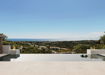LUXURIOUS 5-BEDROOM VILLA WITH STUNNING AMENITIES IN MARBELLA EAST