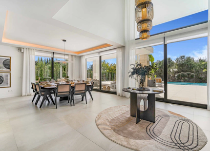 STUNNING LUXURY 6-BEDROOM VILLA FOR SALE IN MARBELLA'S GOLDEN MILE