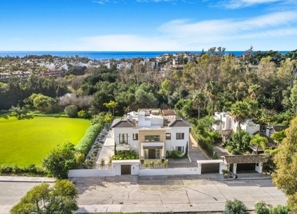 STUNNING LUXURY 6-BEDROOM VILLA FOR SALE IN MARBELLA'S GOLDEN MILE