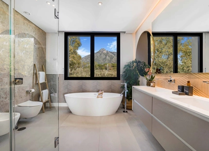 STUNNING LUXURY 6-BEDROOM VILLA FOR SALE IN MARBELLA'S GOLDEN MILE