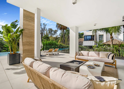 STUNNING LUXURY 6-BEDROOM VILLA FOR SALE IN MARBELLA'S GOLDEN MILE