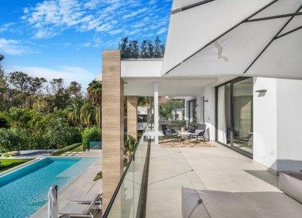 STUNNING LUXURY 6-BEDROOM VILLA FOR SALE IN MARBELLA'S GOLDEN MILE
