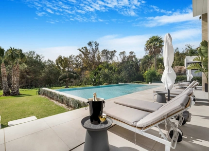 STUNNING LUXURY 6-BEDROOM VILLA FOR SALE IN MARBELLA'S GOLDEN MILE
