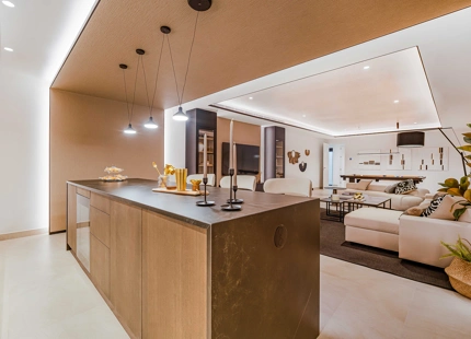 STUNNING LUXURY 6-BEDROOM VILLA FOR SALE IN MARBELLA'S GOLDEN MILE