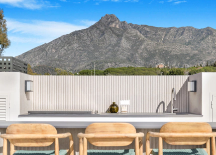 STUNNING LUXURY 6-BEDROOM VILLA FOR SALE IN MARBELLA'S GOLDEN MILE