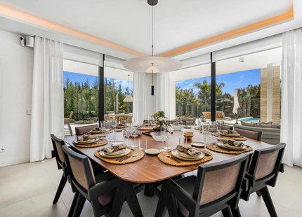 STUNNING LUXURY 6-BEDROOM VILLA FOR SALE IN MARBELLA'S GOLDEN MILE