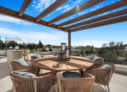 STUNNING LUXURY 6-BEDROOM VILLA FOR SALE IN MARBELLA'S GOLDEN MILE