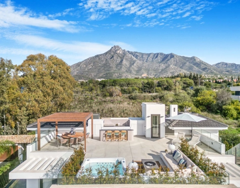 Villa for sale in Marbella Golden Mile