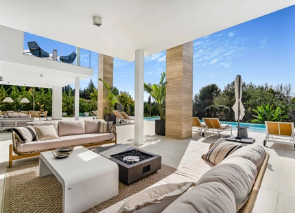 STUNNING LUXURY 6-BEDROOM VILLA FOR SALE IN MARBELLA'S GOLDEN MILE