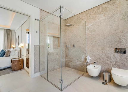 STUNNING LUXURY 6-BEDROOM VILLA FOR SALE IN MARBELLA'S GOLDEN MILE