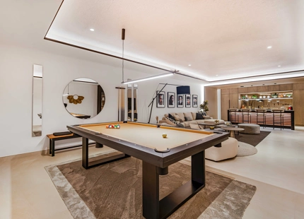 STUNNING LUXURY 6-BEDROOM VILLA FOR SALE IN MARBELLA'S GOLDEN MILE