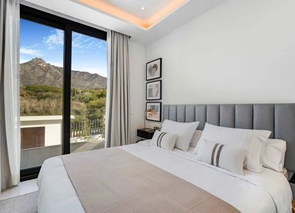 STUNNING LUXURY 6-BEDROOM VILLA FOR SALE IN MARBELLA'S GOLDEN MILE