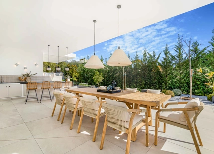 STUNNING LUXURY 6-BEDROOM VILLA FOR SALE IN MARBELLA'S GOLDEN MILE
