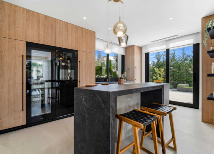 STUNNING LUXURY 6-BEDROOM VILLA FOR SALE IN MARBELLA'S GOLDEN MILE