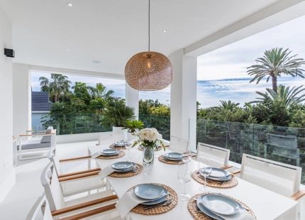 EXQUISITE 4-BEDROOM VILLA IN MARBELLA EAST FOR SALE